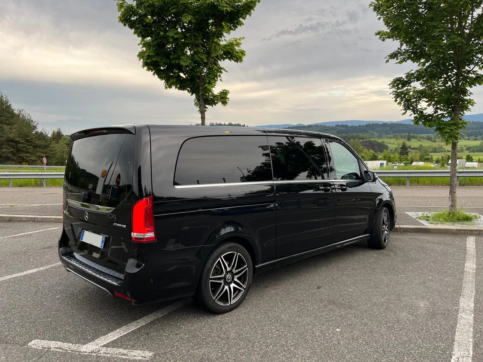 V Class back